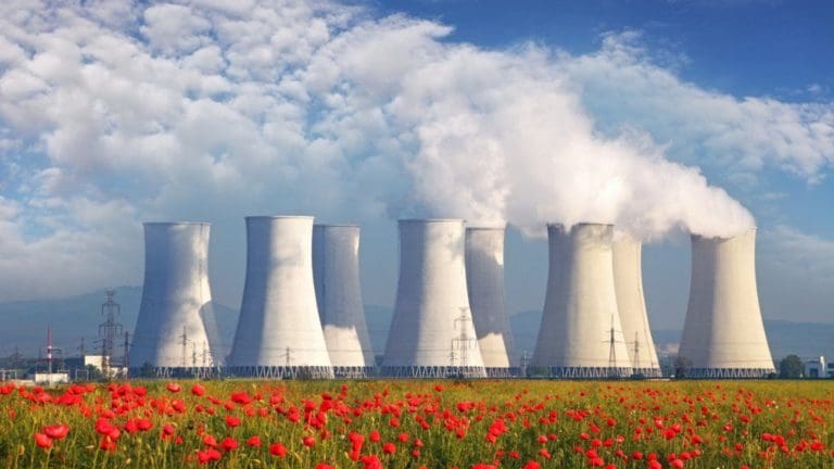 De uitstoot van een kerncentrale is 66 gr CO2/kWh